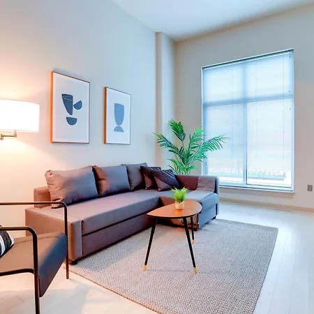 Convenient Apartment Near Major Sights